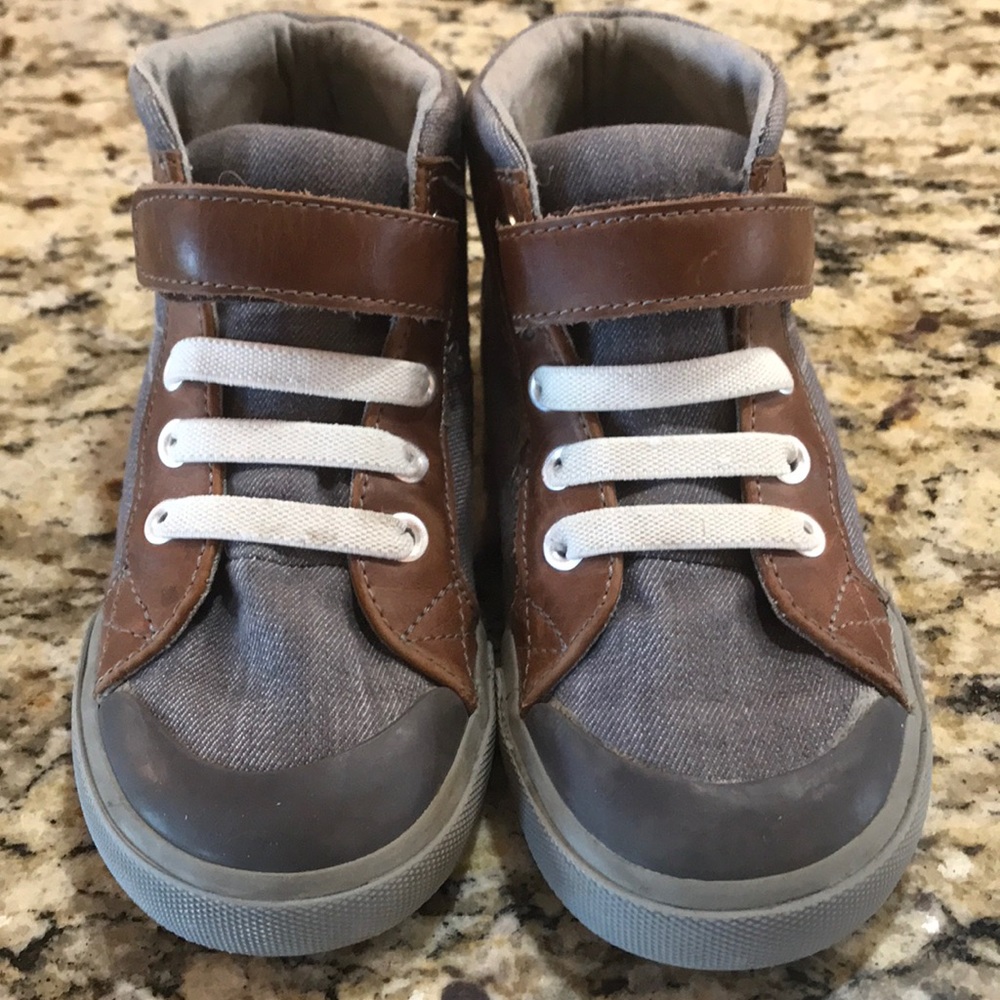 See Kari Run Sneakers